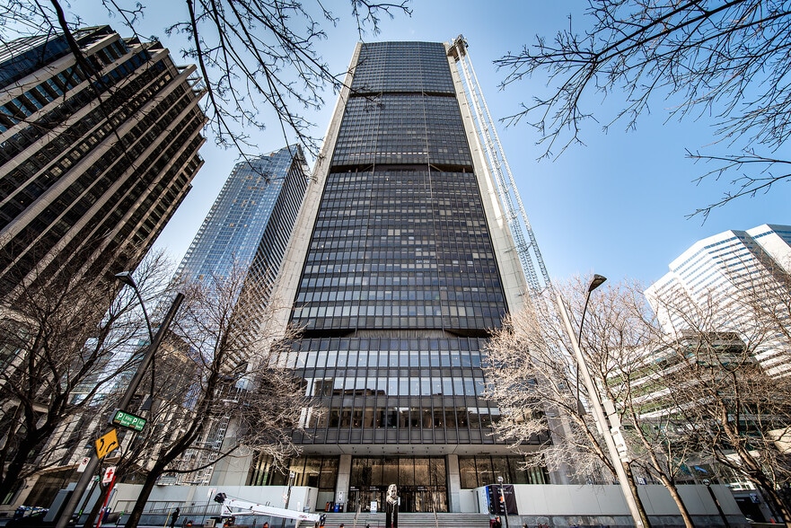 800 Rue Du Square-Victoria, Montréal, QC à louer - Photo du bâtiment - Image 2 de 11