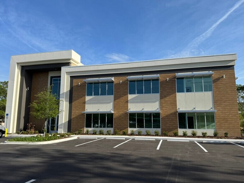 3416 W Lake Mary Blvd, Lake Mary, FL à vendre - Photo du bâtiment - Image 2 de 15