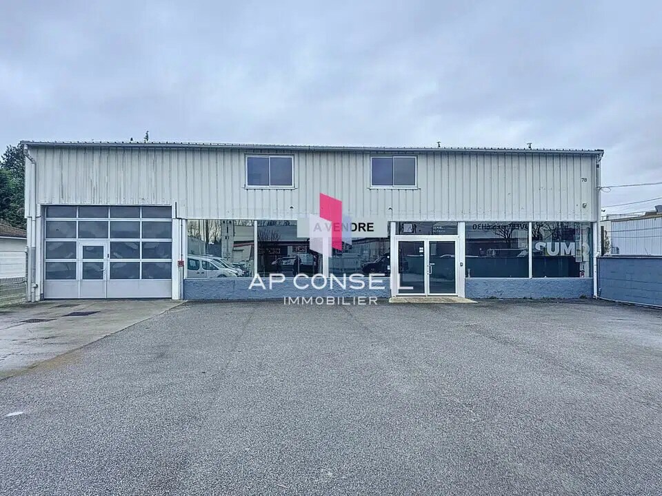 Office in Coignières for lease Building Photo- Image 1 of 5