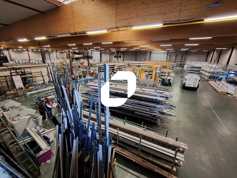 Office in Fretin for lease - Interior Photo - Image 3 of 5