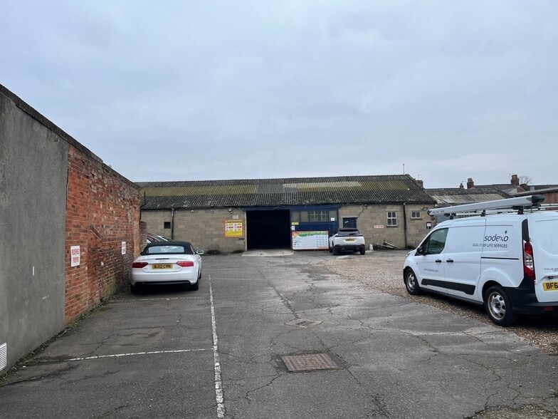 102 Magdalen St, Colchester for sale - Building Photo - Image 2 of 4