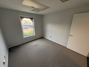 23409-23411 Jefferson Ave, Saint Clair Shores, MI for lease Interior Photo- Image 2 of 9