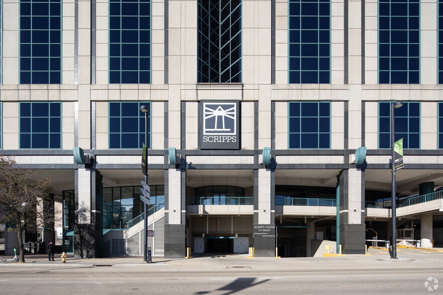 312 Walnut St, Cincinnati, OH à louer - Photo du bâtiment - Image 3 de 11