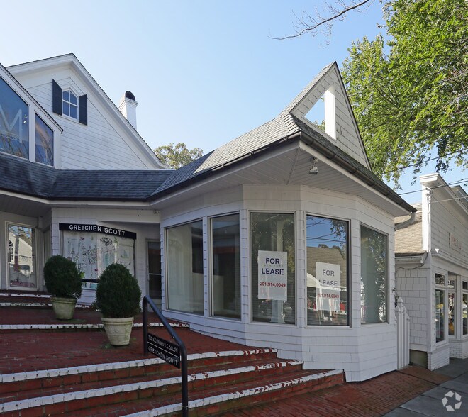 46 Jobs Ln, Southampton, NY à louer - Photo du bâtiment - Image 2 de 3