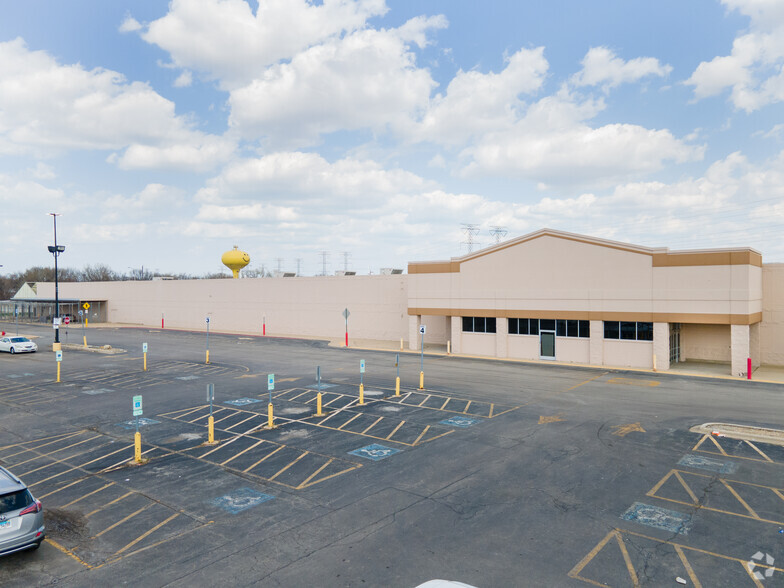 16701-16895 S Torrence Ave, Lansing, IL for lease - Building Photo - Image 1 of 25