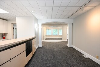 6375 Riverside Dr, Dublin, OH for lease Interior Photo- Image 1 of 22