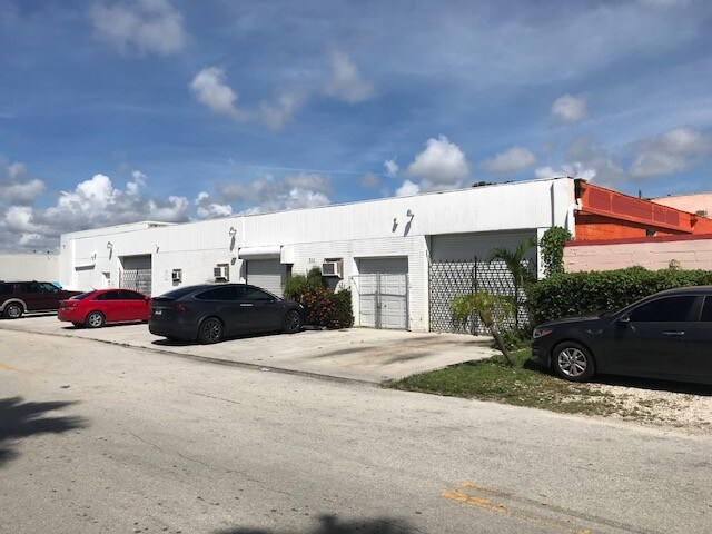 711 NW 1st St, Fort Lauderdale, FL à vendre Photo principale- Image 1 de 14