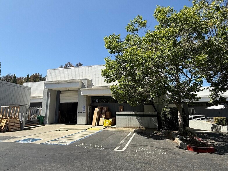 254 Granada Dr, San Luis Obispo, CA à louer - Photo du bâtiment - Image 1 de 3