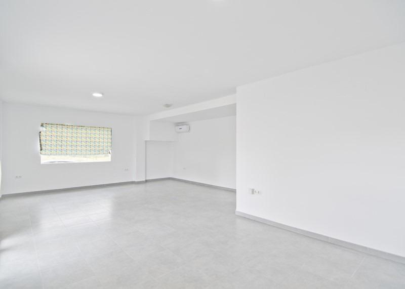 Retail in Motril, Granada for sale - Building Photo - Image 2 of 11
