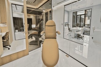 428-444 N Bedford Dr, Beverly Hills, CA for lease Interior Photo- Image 2 of 12