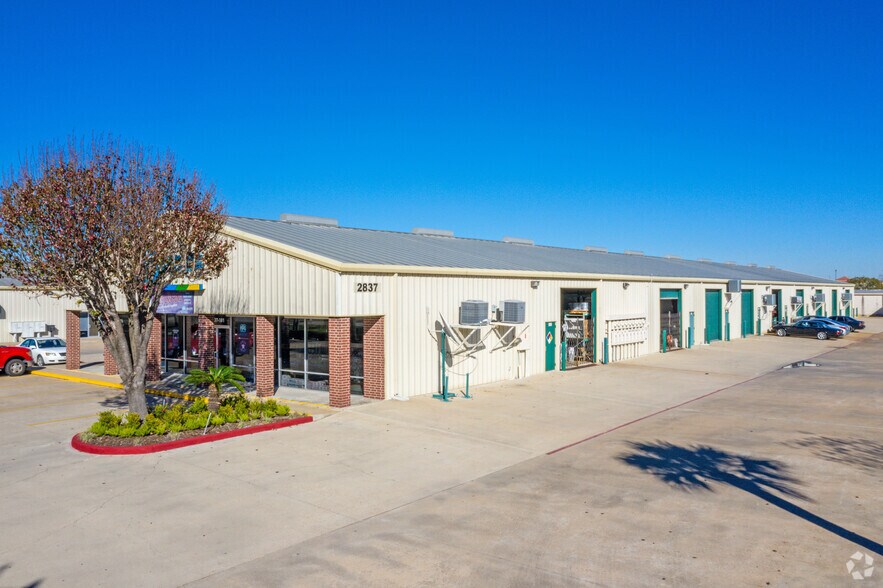 2825 Miller Ranch Rd, Pearland, TX à louer - Photo du bâtiment - Image 3 de 8