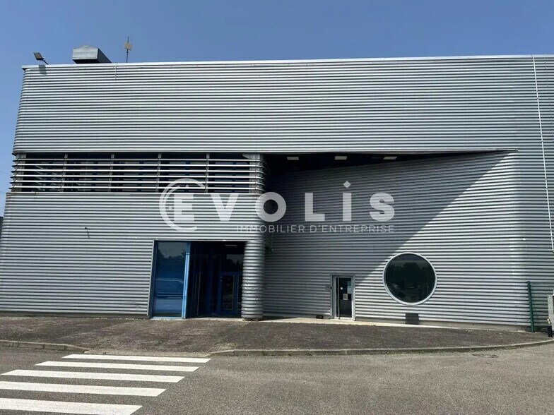 Industriel dans Vaulx-Milieu à louer - Photo du bâtiment - Image 2 de 18