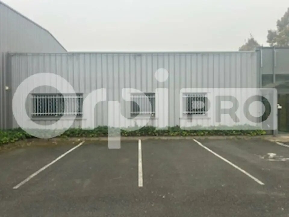 Office in Gleizé for lease Primary Photo- Image 1 of 2