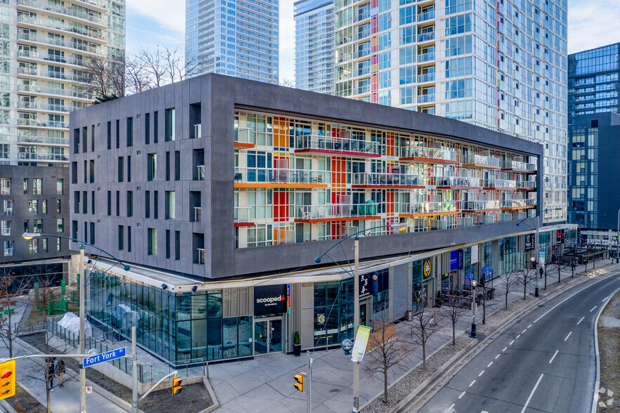 123 Fort York Blvd, Toronto, ON à louer - Photo du bâtiment - Image 1 de 12