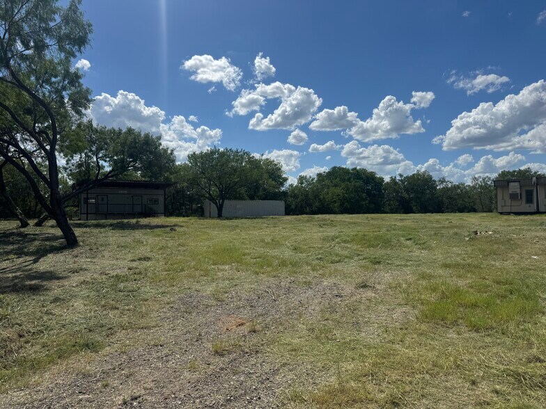 10543 Hwy 87, Adkins, TX à louer - Photo principale - Image 1 de 5