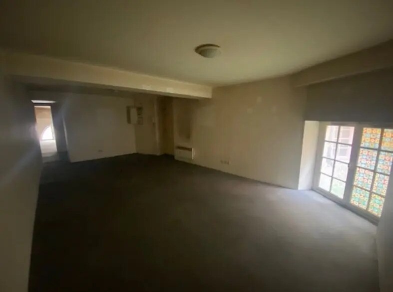 Office in Lyon for lease - Interior Photo - Image 1 of 5