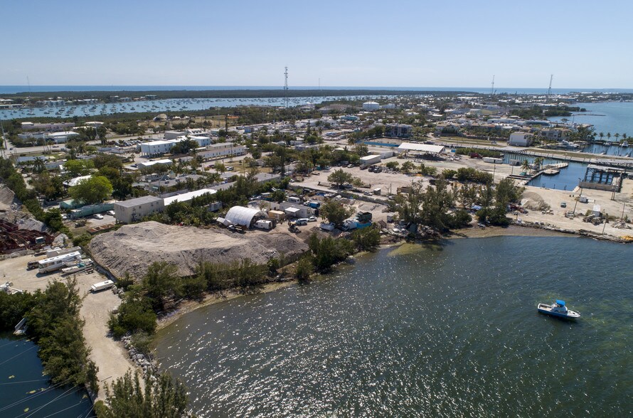 990 41st St, Marathon, FL à vendre - Photo du bâtiment - Image 3 de 6