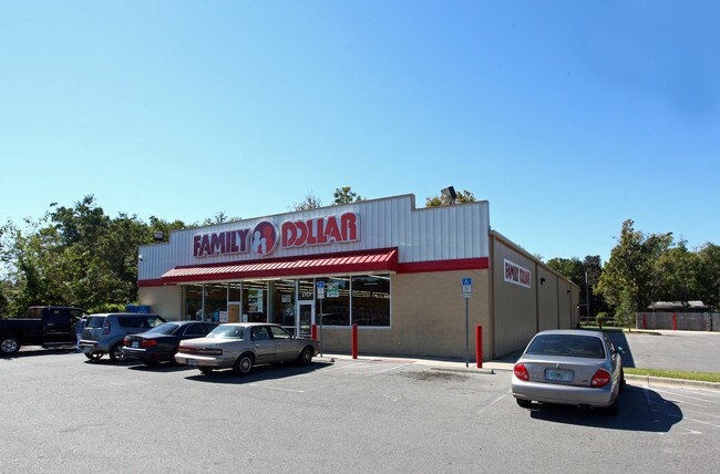 More details for 1717 N Pace Blvd, Pensacola, FL - Retail for Lease