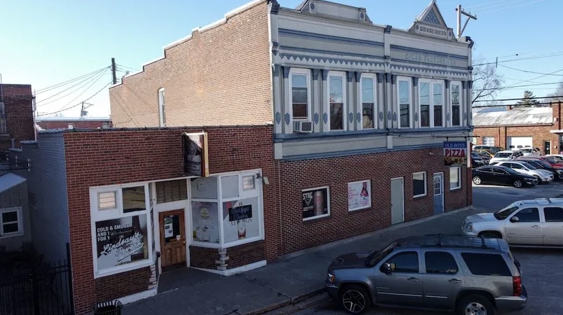 111 W Adams St, Pittsfield, IL for sale Primary Photo- Image 1 of 27