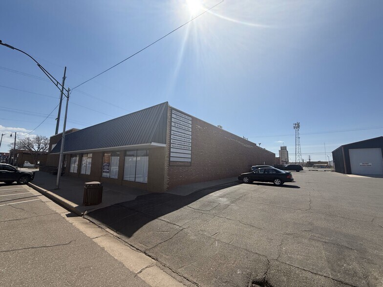 1107 Main St, Woodward, OK à vendre - Photo du bâtiment - Image 3 de 19