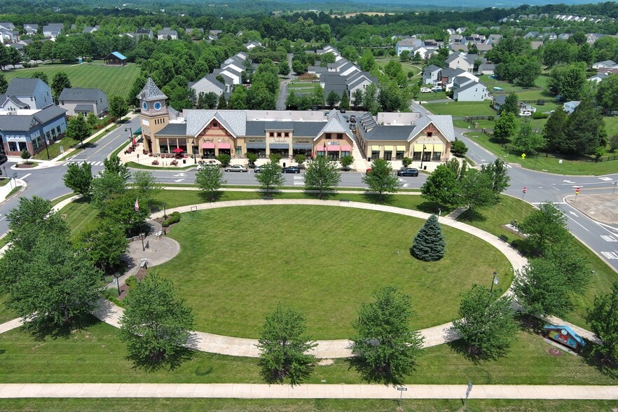 1 W Broad Way, Lovettsville, VA for lease - Building Photo - Image 3 of 6