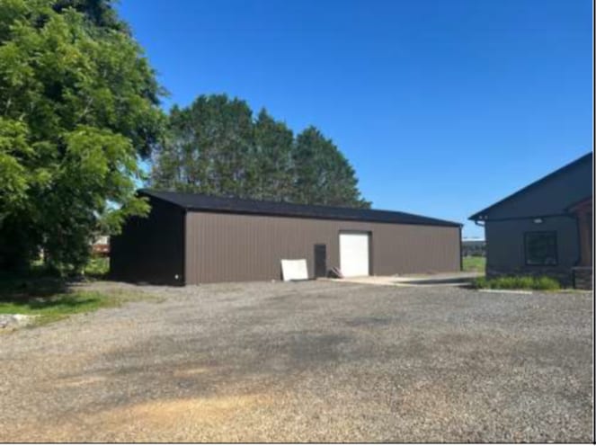 2317 Rockford Rd portfolio of 3 properties for sale on LoopNet.ca - Building Photo - Image 3 of 9