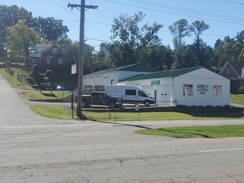 2050 E Main St, Salem, VA à vendre - Photo du bâtiment - Image 2 de 14