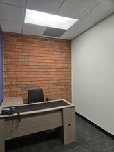 10 Strecker Rd, Ellisville, MO à louer Photo intérieure- Image 1 de 4