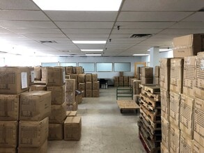 66-70 Randall Ave, Rockville Centre, NY à louer Photo intérieure- Image 2 de 5