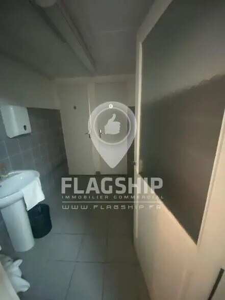 Bureau dans Mareuil-lès-Meaux à louer - Photo du bâtiment - Image 2 de 10