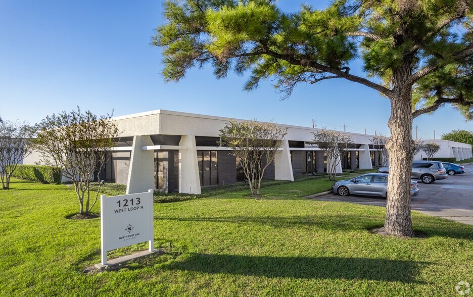 1000 N Post Oak Rd, Houston, TX à louer - Photo du bâtiment - Image 3 de 7