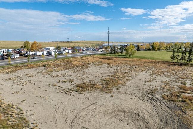 Plus de détails pour 5291 28th Av SE, Calgary, AB - Commerce de détail à vendre