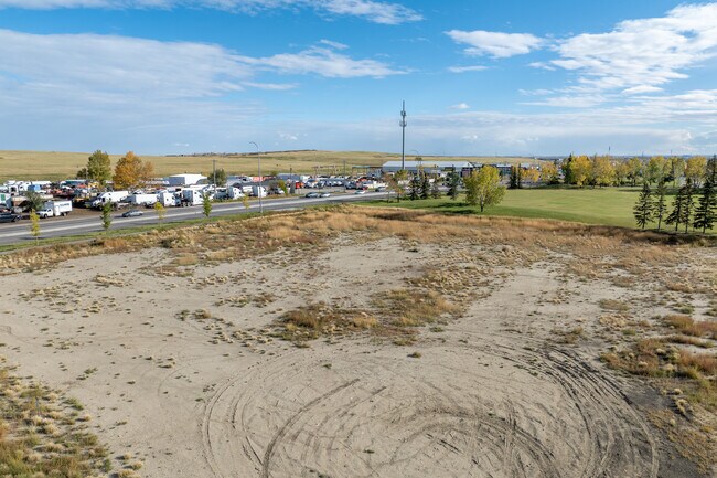 Plus de détails pour 5291 28th Av SE, Calgary, AB - Commerce de détail à vendre
