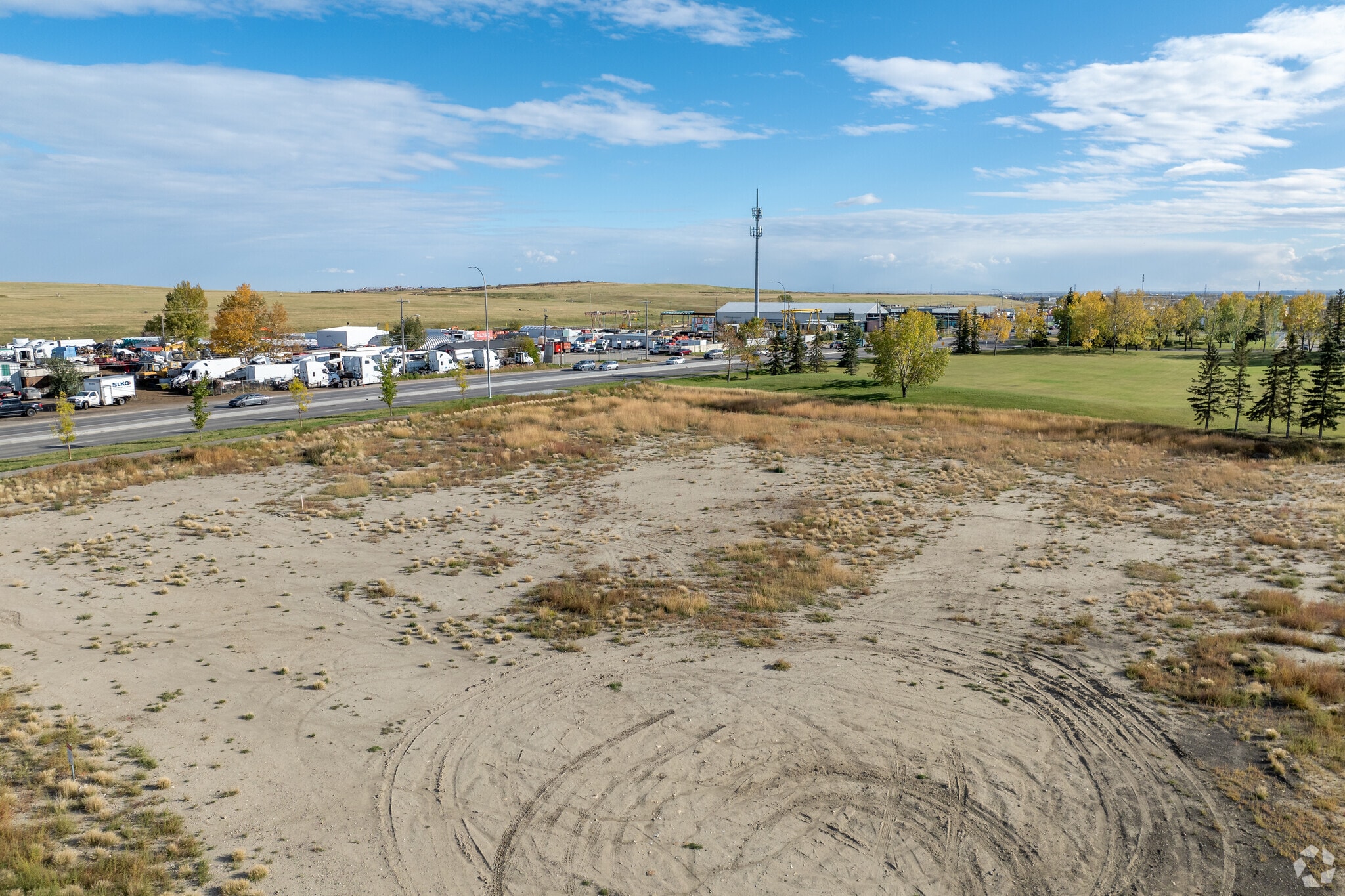 5291 28th Av SE, Calgary, AB for sale Primary Photo- Image 1 of 3