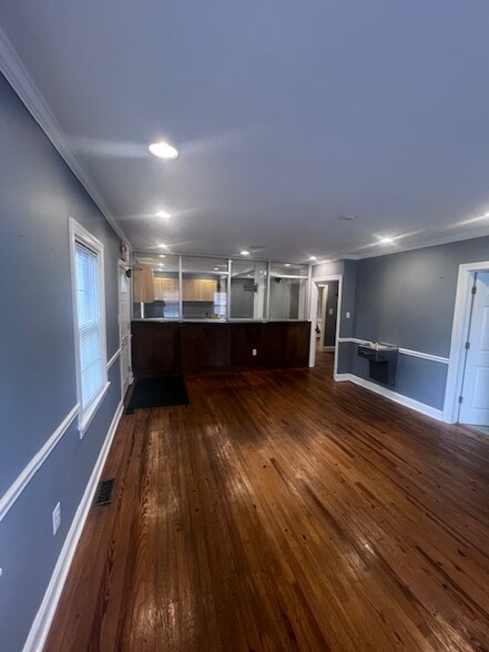 435 E Statesville Ave, Mooresville, NC for lease - Primary Photo - Image 1 of 1