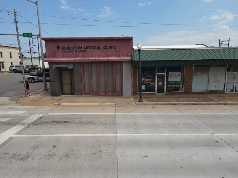 628 4th St, Healdton, OK à vendre - Photo du bâtiment - Image 3 de 23