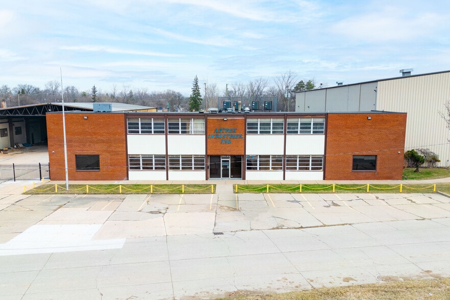 28530 Reynolds St, Inkster, MI for sale - Building Photo - Image 2 of 14