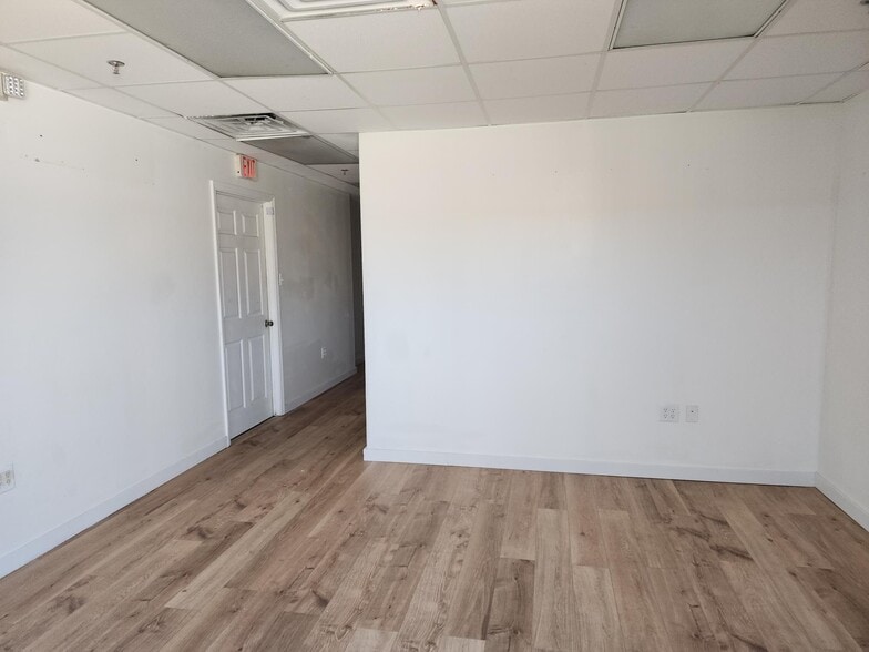 3705 Century Blvd, Lakeland, FL for lease - Building Photo - Image 3 of 5