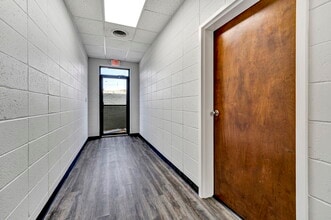 221 W Laurens St, Laurens, SC for sale Interior Photo- Image 2 of 13