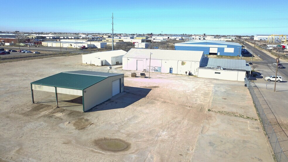 302 Industrial Ave, Odessa, TX à louer - Photo du bâtiment - Image 1 de 75