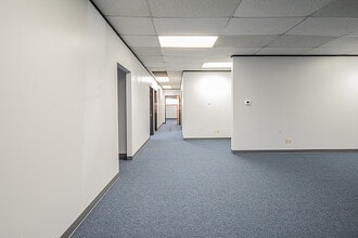 1611 N Interstate 35E, Carrollton, TX for lease Interior Photo- Image 2 of 9