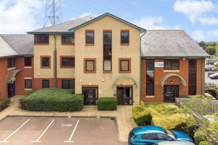 Smeaton Clos, Aylesbury à louer - Photo du bâtiment - Image 3 de 12