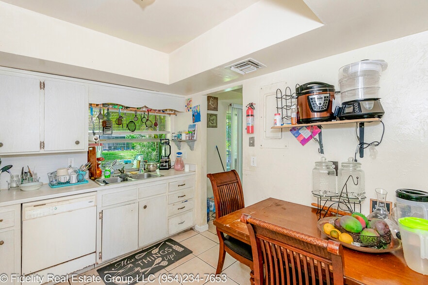 10361 NW 36th St, Coral Springs, FL for sale - Building Photo - Image 3 of 42