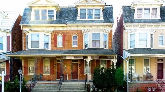632 Roosevelt Ave, York, PA for sale - Primary Photo - Image 1 of 41