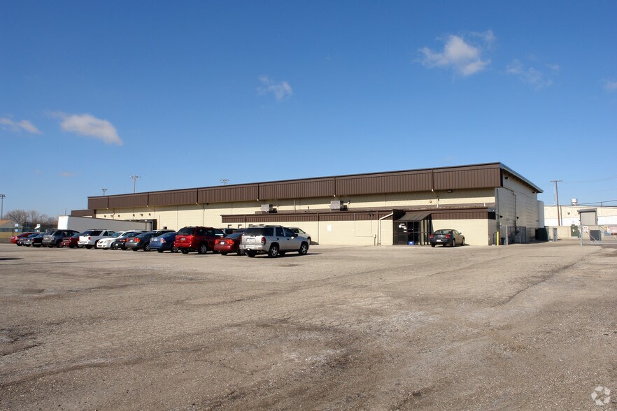 33101 Harper Ave, Saint Clair Shores, MI à vendre - Photo du bâtiment - Image 3 de 4