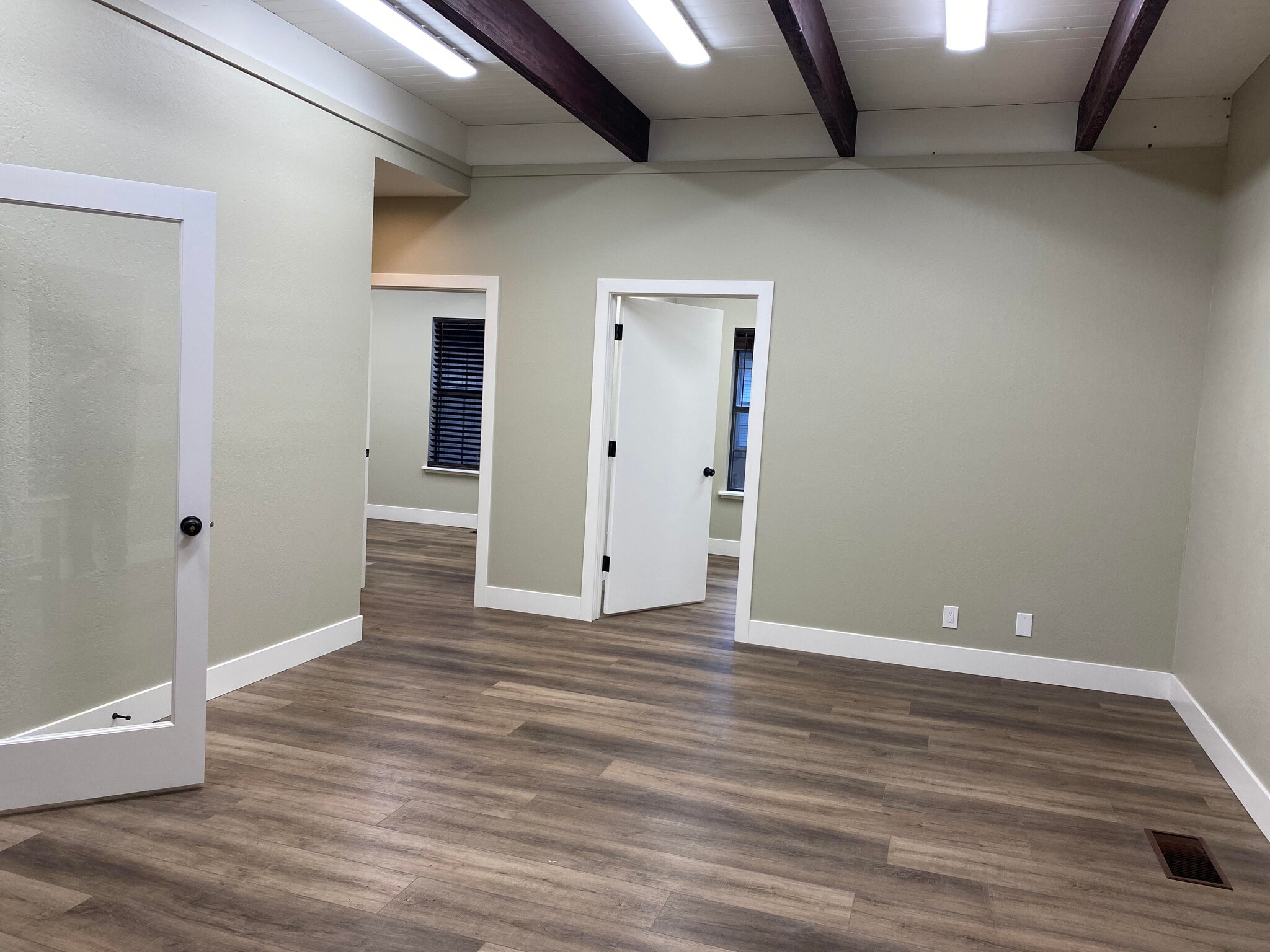 924 incline Way, Incline Village, NV for lease Primary Photo- Image 1 of 13