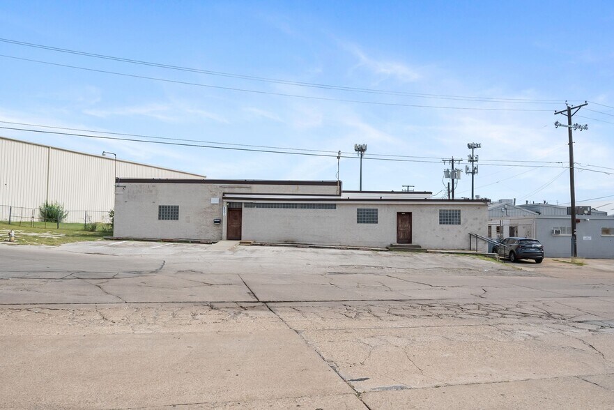 6001 Tension Dr, Fort Worth, TX à vendre - Photo du bâtiment - Image 1 de 19