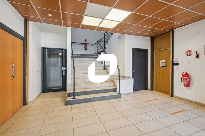 Office in Gennevilliers for sale - Lobby - Image 3 of 14