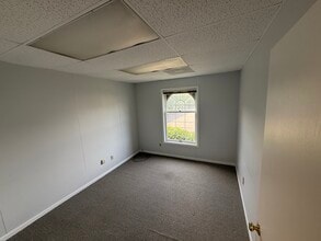 23409-23411 Jefferson Ave, Saint Clair Shores, MI for lease Interior Photo- Image 1 of 9