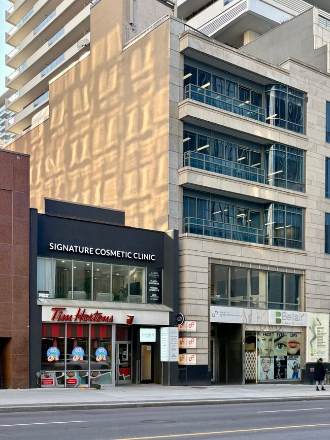 More details for 2245 Yonge St, Toronto, ON - Retail for Lease